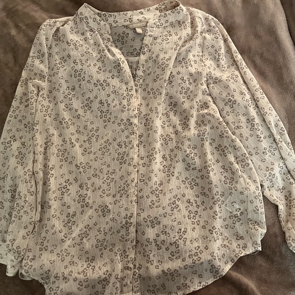 Banana Republic long sleeve leopard printed button up shirt